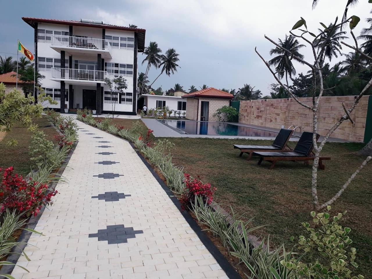 Blue Beach Villa Ваддува Экстерьер фото