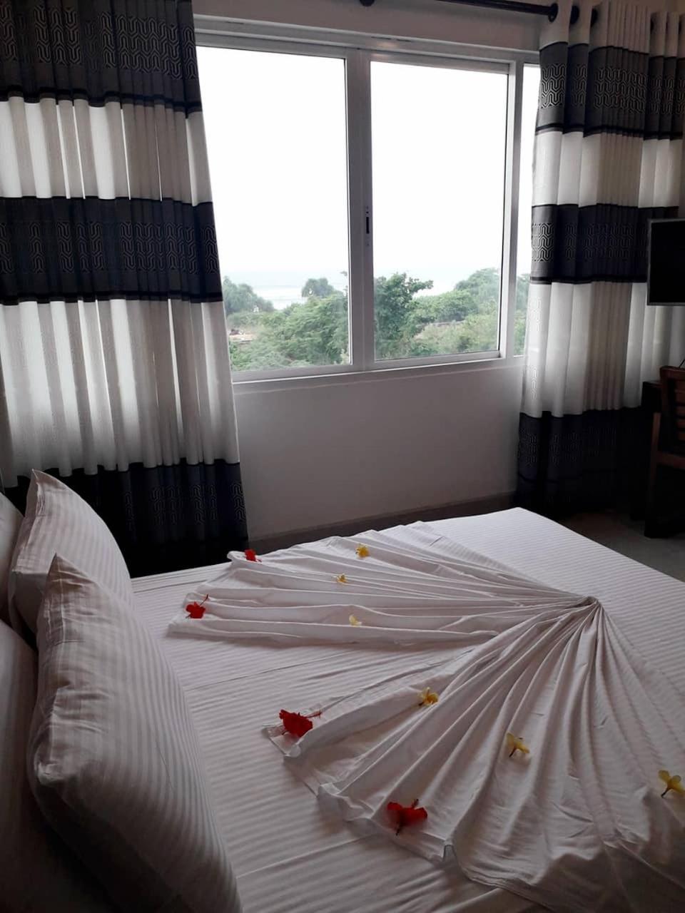 Blue Beach Villa Ваддува Экстерьер фото