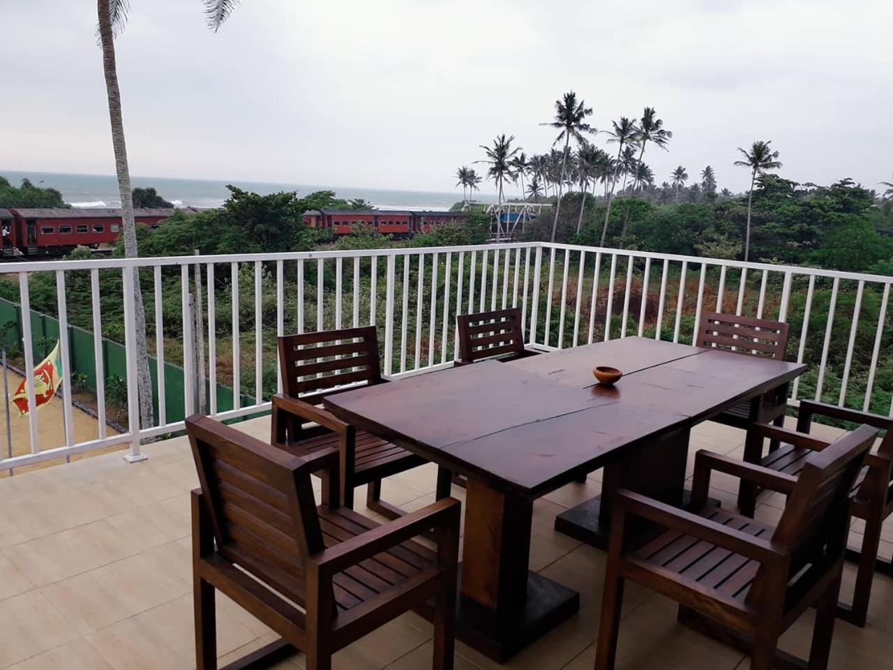 Blue Beach Villa Ваддува Экстерьер фото