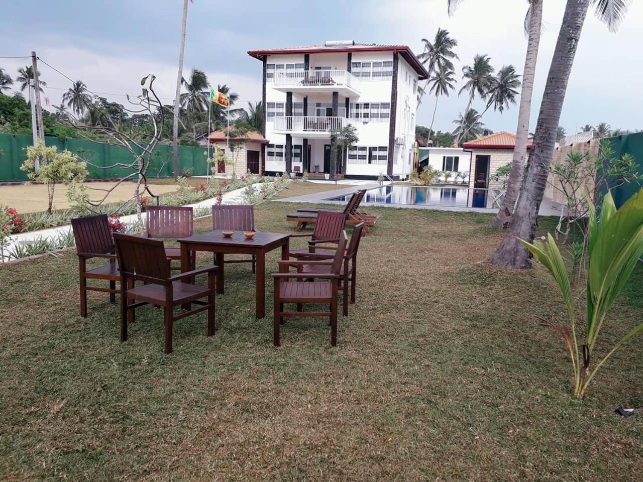 Blue Beach Villa Ваддува Экстерьер фото