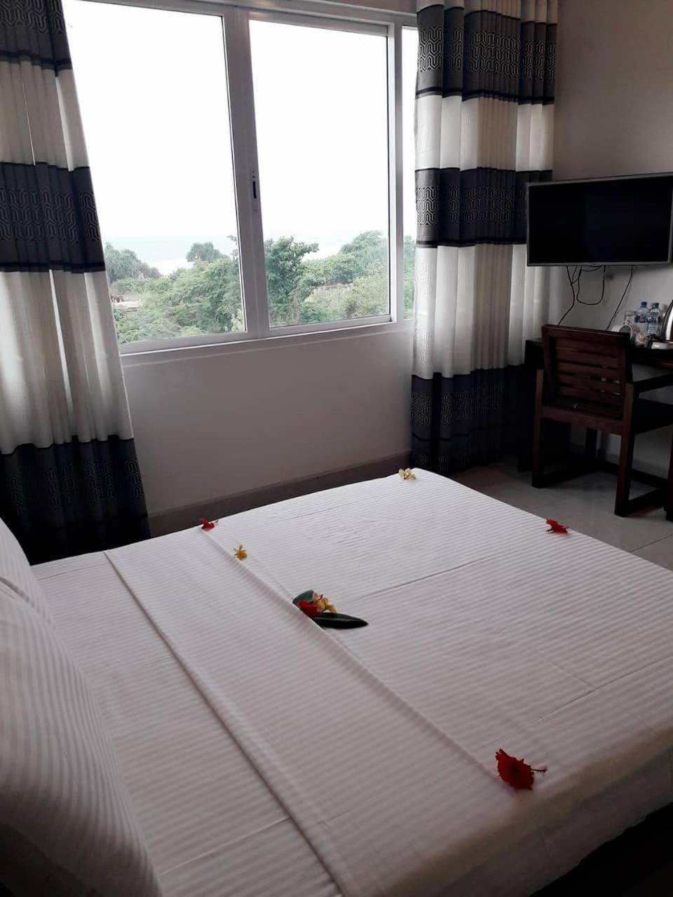 Blue Beach Villa Ваддува Экстерьер фото