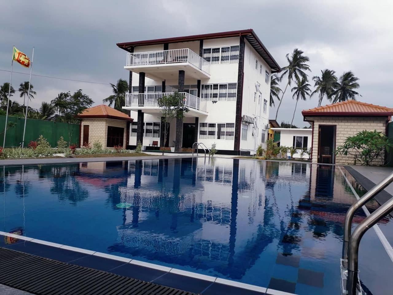Blue Beach Villa Ваддува Экстерьер фото
