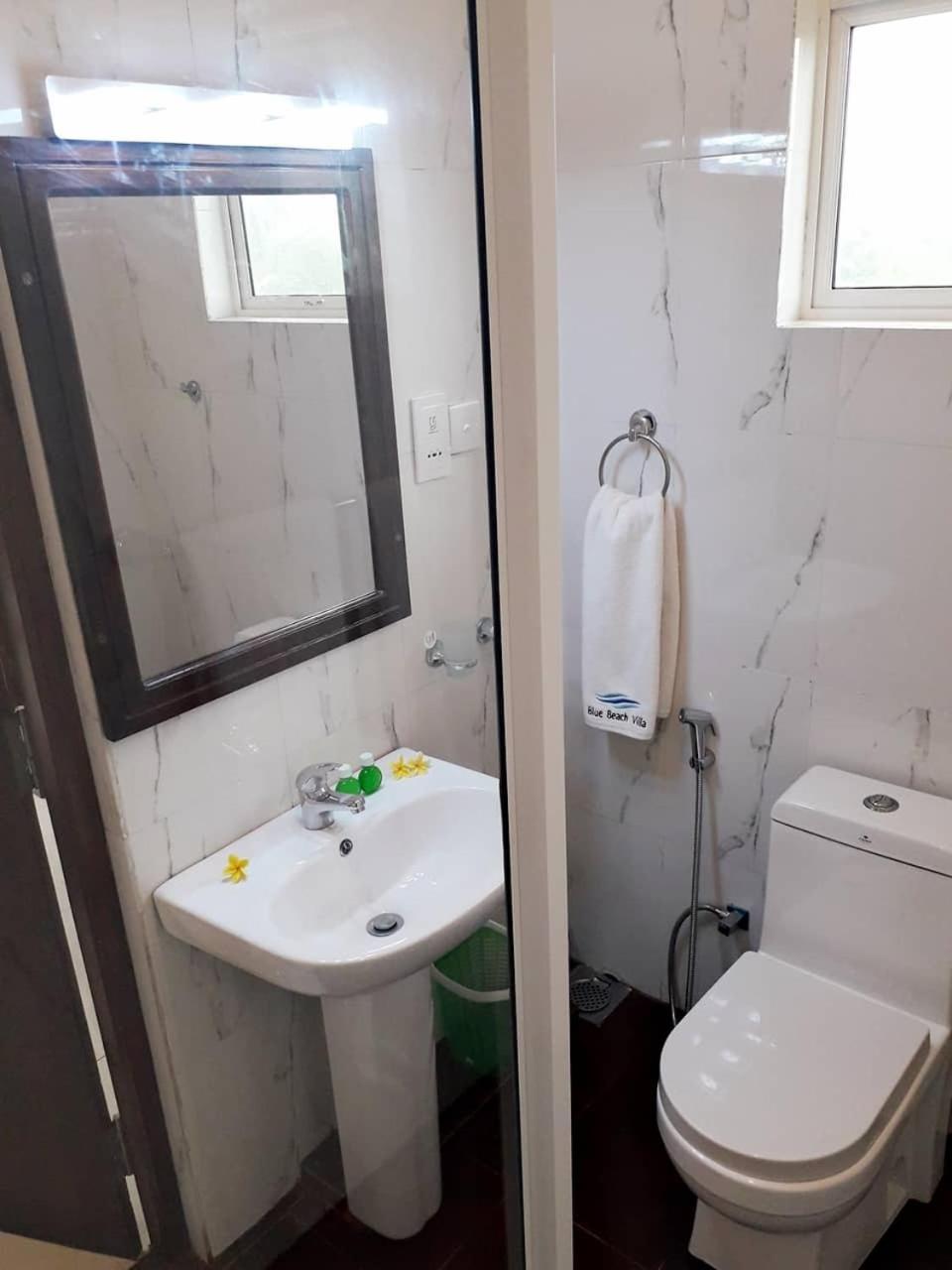 Blue Beach Villa Ваддува Экстерьер фото