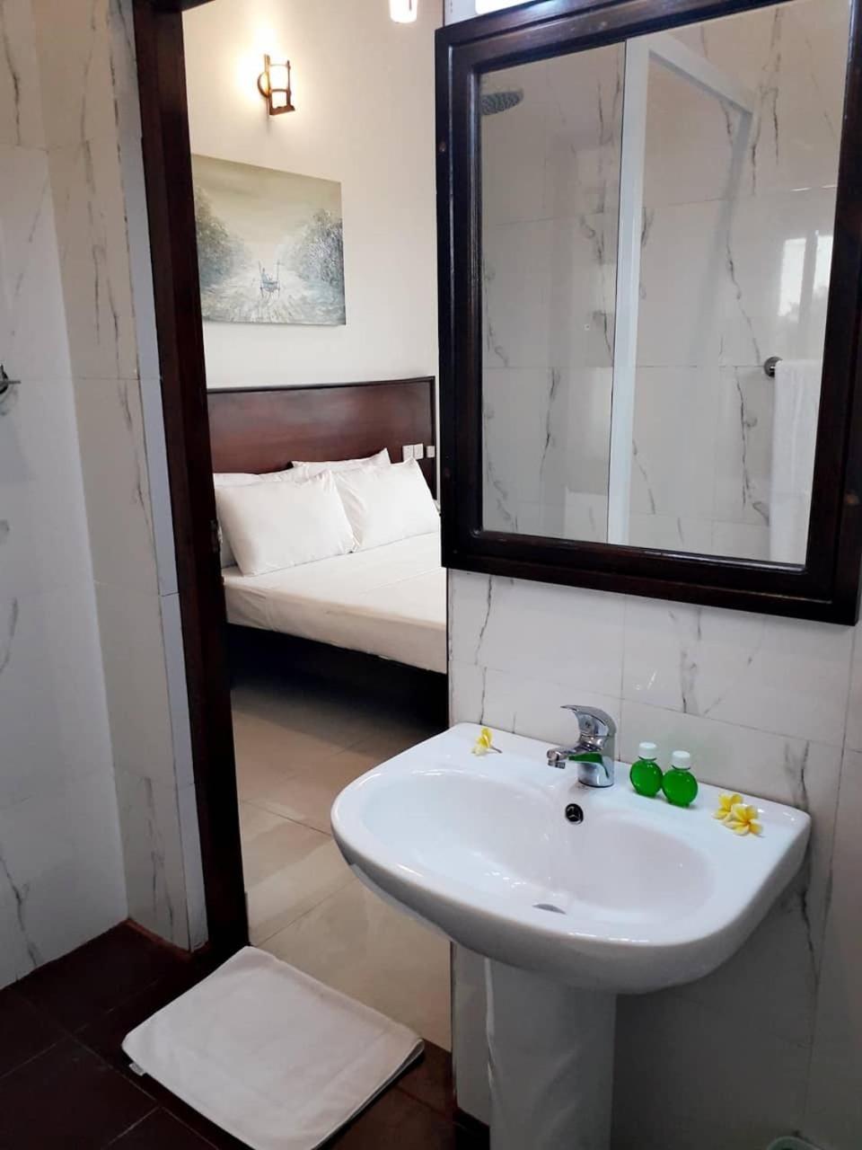 Blue Beach Villa Ваддува Экстерьер фото